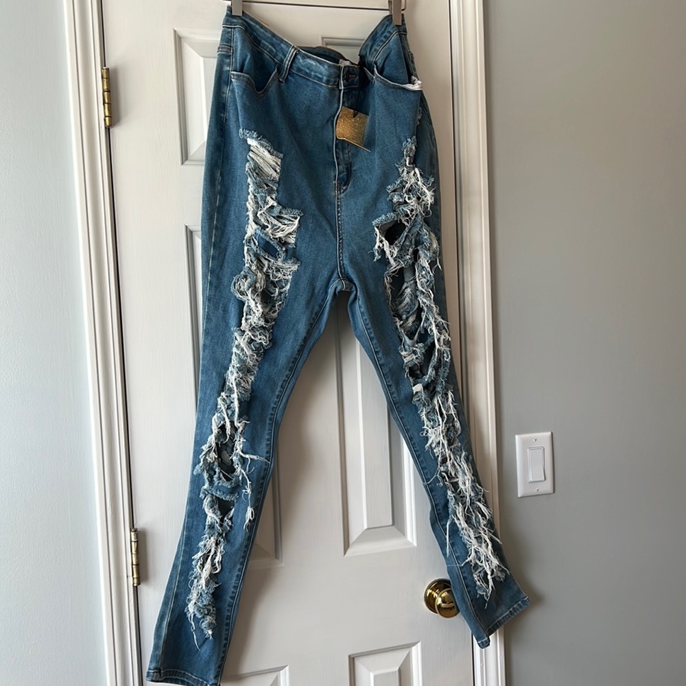 Distressed Skinny Jeans